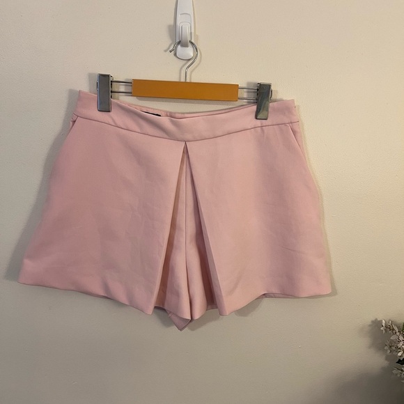 Zara pleated shorts - Picture 8 of 10
